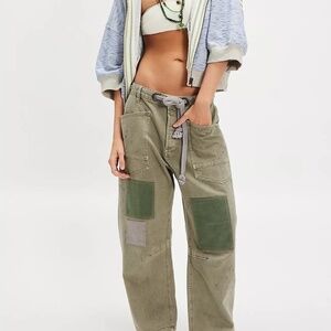 SOLD OUT!!! FREE PEOPLE We The Free Moxie Barrel leg jeans in ARMY - size 28R